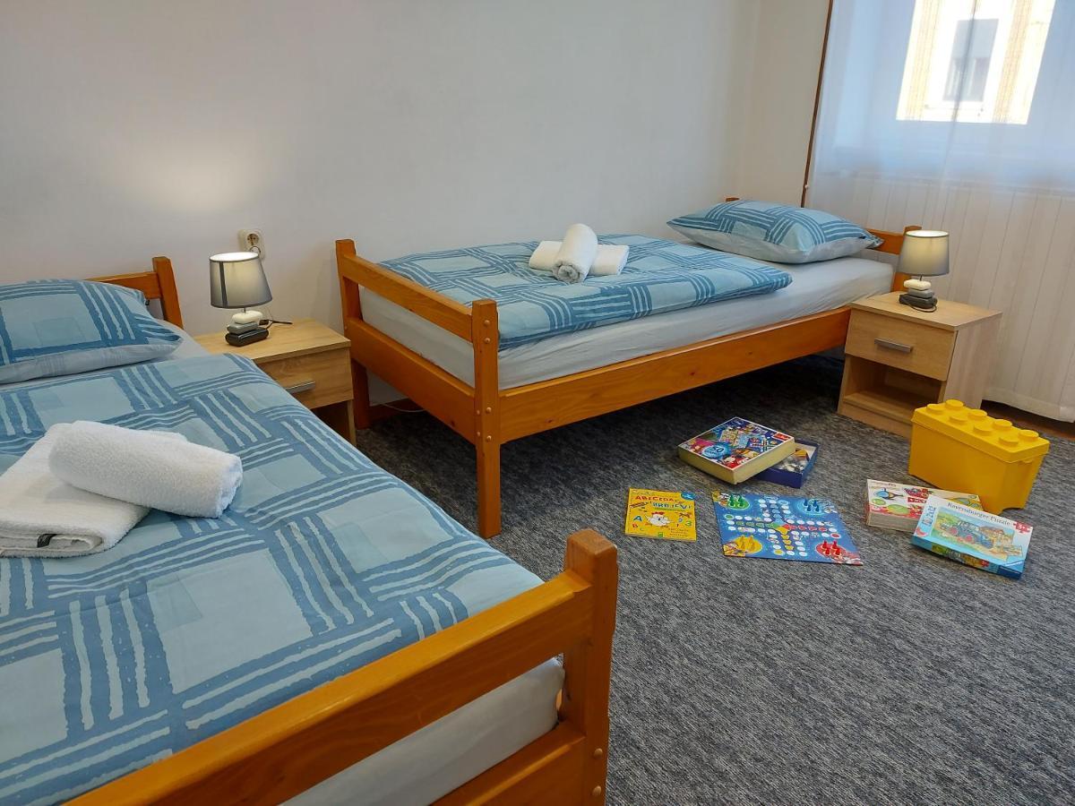 Apartman Tince Delnice Buitenkant foto